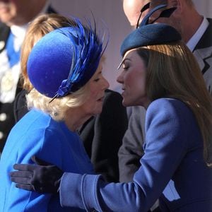 Kate Middleton et Camilla Parker Bowles


Camilla Parker Bowles, reine consort d'Angleterre, Catherine (Kate) Middleton, princesse de Galles - La famille royale britannique accueille Frank-Walter Steinmeier, le président allemand et sa femme Elke Budenbender à Windsor. © Julien Burton / Bestimage