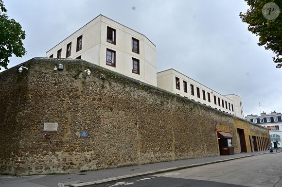 Info - Nicolas Sarkozy bientôt en prison : une cellule réservée au centre pénitentiaire Paris-La Santé pour l'ancien président - Illustration du centre pénitentiaire Paris-La Santé dans le 14ème arrondissement de Paris, France, le 26 septembre 2025. © Christian Liewig/Bestimage