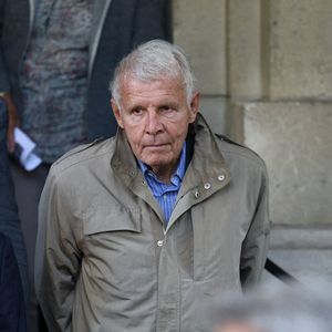 Patrick Poivre d'Arvor lors de la cérémonie d'enterrement de Daniel Bilalian à l'église Saint-Pierre de Neuilly-sur-Seine, près de Paris, France, le 22 mai 2025. Photo par Raphael Lafargue/ABACAPRESS.COM
