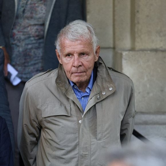 Patrick Poivre d'Arvor lors de la cérémonie d'enterrement de Daniel Bilalian à l'église Saint-Pierre de Neuilly-sur-Seine, près de Paris, France, le 22 mai 2025. Photo par Raphael Lafargue/ABACAPRESS.COM