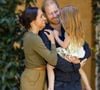 Les clichés montrent notamment la fillette dans les bras du prince Harry et dans le jardin familial.

Meghan Markle et le prince Harry ont partagé d'adorables images de Lilibet. Capture d'écran Instagram
