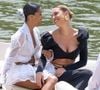 Cette fois, elles ont choisi une villa de luxe proposée par l’agence Le Collectionist.

Adèle Exarchopoulos et Tina Kunakey au front row dans une barque pour le défilé Jacquemus collection "Le chouchou" automne-hiver 2023/2024, au château de Versailles, France, le 26 juin 2023.

© Olivier Borde/Bestimage