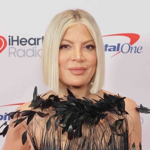 Dans les années 90, il avait formé un couple glamour avec Tori Spelling, la star de Beverly Hills. Ils étaient restés proches malgré leur séparation il y a de nombreuses années.

Tori Spelling assiste au Jingle Ball 2025 de iHeartRadio 102.7 KIIS FM à Intuit Dome le 05 décembre 2025 à Los Angeles, Californie.

©BestImage