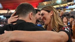 Antoine Dupont sacré champion du Top 14 : Iris Mittenaere, fière et pleine d’admiration, l’a soutenu jusqu’au bout