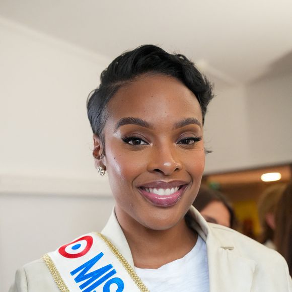 Exclusif - Angélique Angarni-Filopon (miss France 2025) lors de l'inauguration de la quatrième maison des bonnes fées à la Clinique Bizet à Paris le 16 septembre 2025.
© Anne-Sophie Guebey / Bestimage