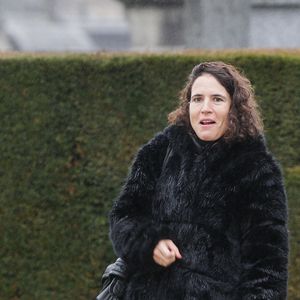"Comme c’est un nom que je devais cacher, c’est toujours bizarre pour moi de l'écrire. Il y a toujours un moment d'angoisse pour moi.” 
Mazarine Pingeot - Le président de la république Francois Hollande à l'occasion du 20ème anniversaire de la mort de François Mitterrand au cimetière de Jarnac et ensuite à la maison d'enfance de l'ancien président à Jarnac, le 8 janvier 2016. © Patrick Bernard - Thibaud Moritz / Bestimage