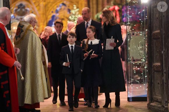 Le prince William, Kate Middleton, et leurs enfants George, Charlotte et Louis, assistent au 5e concert de chants de Noël "Together at Christmas" à l'abbaye de Westminster à Londres, le 5 décembre 2025. Chris Jackson/WPA-Pool/Bestimage