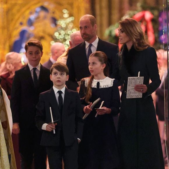 Le prince William, Kate Middleton, et leurs enfants George, Charlotte et Louis, assistent au 5e concert de chants de Noël "Together at Christmas" à l'abbaye de Westminster à Londres, le 5 décembre 2025. Chris Jackson/WPA-Pool/Bestimage