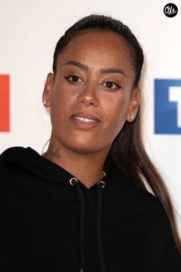 Amel Bent a fait cette démarche pour honorer sa grand-mère.

Amel Bent participe à la séance photo du Groupe TF1 au Palais de Tokyo le 9 septembre 2019 à Paris, en France. Photo de David Niviere/ABACAPRESS.COM