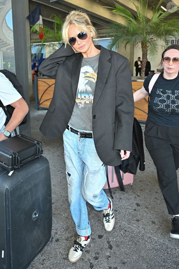 Adriana Karembeu arrive à l'aéroport de Nice avant le 78e Festival de Cannes à Nice, France, le 15 mai 2025. Photo by Julien Reynaud/APS-Medias/ABACAPRESS.COM