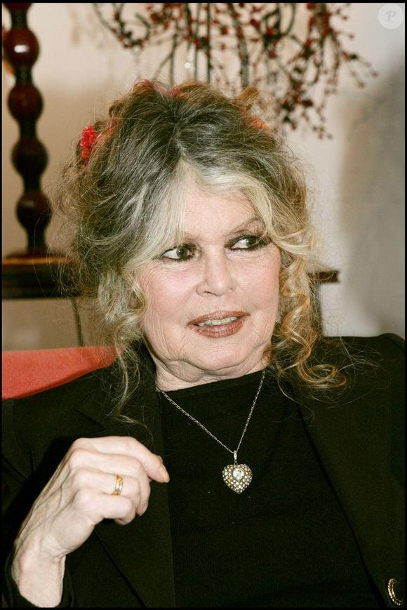 Brigitte Bardot à Levallois-Perret en 2004.