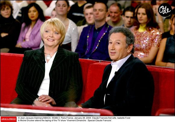 Paris, France, le 28 janvier 2004. La première épouse de Claude François, Isabelle Foret, et Michel Drucker assistent à l'enregistrement de l'émission « Vivement Dimanche : Spécial Claude François ». © Jean-Jacques Datchary/ABACA