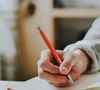 Cette écriture traduirait un besoin de se différencier.

Photo prise par Lilartsy / Unsplash