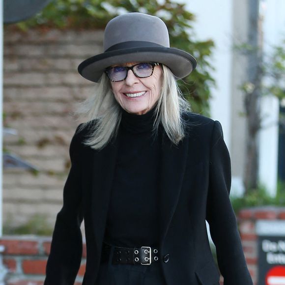 La célèbre actrice est décédée à l'âge de 79 ans le samedi 11 octobre 2025

Diane Keaton se promène dans le quartier Brentwood à Los Angeles le 20 août 2024.
Crédit : Broadimage / Bestimage