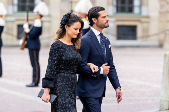 "Le bébé pèse 3,645kg et mesure 49 cm (...) Nous sommes ravis d'accueillir notre fille dans le monde. Les grands frères ont hâte de faire connaissance avec leur nouvelle petite sœur"

Le prince Carl Philip et la princesse Sofia (Hellqvist) de Suède - La famille royale de Suède au départ du château pour le service religieux d'ouverture du Parlement 2024 (Riksmötets öppände) à la cathédrale Storkyrkan de Stockholm, Suède, le 10 septembre 2024. © Dana Press/Bestimage