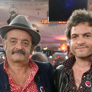 Une nouvelle bougie de soufflée pour Matthieu Chedid !

Louis Chedid et son fils le chanteur M (Matthieu Chedid) - Enregistrement de l'emission "Vivement Dimanche" a Paris. L'emission sera diffusee le 1er decembre.