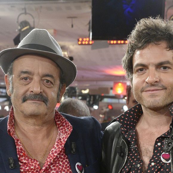 Une nouvelle bougie de soufflée pour Matthieu Chedid !

Louis Chedid et son fils le chanteur M (Matthieu Chedid) - Enregistrement de l'emission "Vivement Dimanche" a Paris. L'emission sera diffusee le 1er decembre.