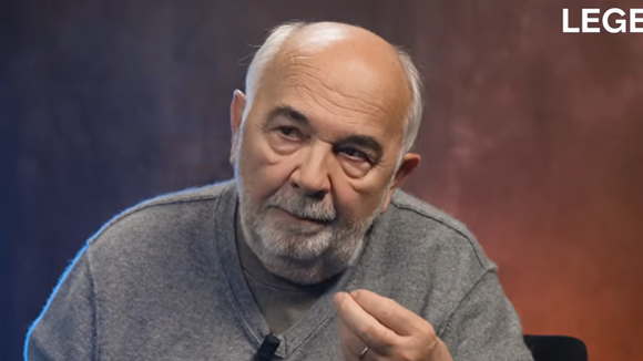 "Ça a été vraiment absurde" : Gérard Jugnot raconte les dernières heures de Michel Blanc