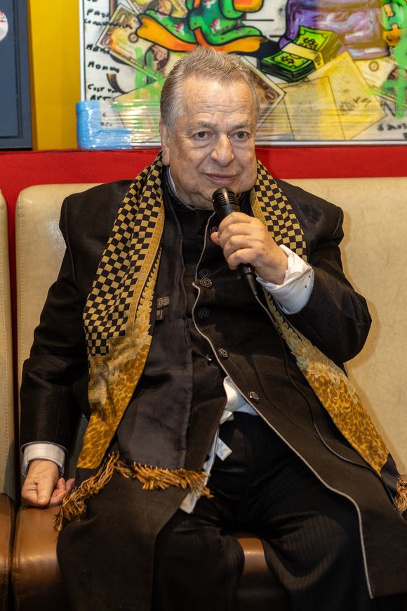 Le romancier est décédé à l'hôpital des suites d'un AVC

Remise du prix Paul-Loup Sulitzer au restaurant Noori's à Nice le 2 mai 2024.
© Nicolas Gavet / Panoramic / Bestimage