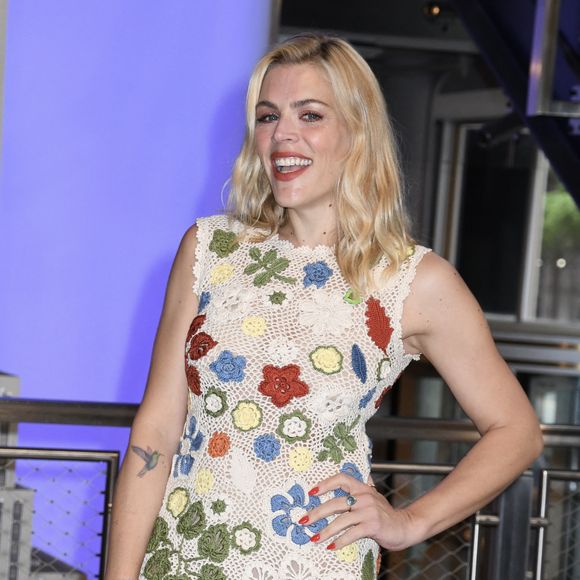Aujourd’hui, l’actrice se dit « incroyablement reconnaissante » et a repris le tournage de Cupertino.

Busy Philipps à l'Empire State Building en partenariat avec City Harvest, à New York, Etats-Unis, le 5 mai 2025.

© GoffPhotos/Bestimage | 00705330