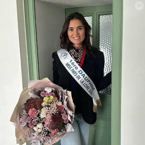 Lola Winter espère bien décrocher la couronne et succéder à Angélique Angarni-Filopon. 

Lola Winter, élue Miss Pays de la Loire 2025