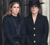 Les fêtes de Noël à venir des princesses Beatrice et Eugenie d'York seront bien différentes des années précédentes !

Les princesses Beatrice et Eugenie d'York - Sorties du service funéraire à l'Abbaye de Westminster pour les funérailles d'Etat de la reine Elizabeth II d'Angleterre.