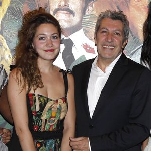 Il y a une poignée de semaines seulement, Louise Chabat a de nouveau connu le bonheur de devenir maman. 

Alain Chabat est grand-père pour la deuxième fois. Sa fille Louise vient d'accoucher d'une petite fille. AGENCE / BESTIMAGE