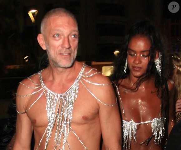 Reste à savoir si Tina Kunakey a croisé la route de son ex-mari, Vincent Cassel...

Vincent Cassel et Narah Baptista ors du carnaval de Rio de Janeiro.

Photo : Backgrid USA / Bestimage