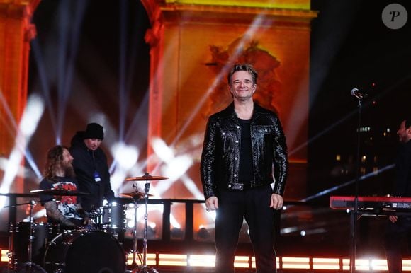 David Hallyday lors de l’émission "La grande soirée du 31 décembre de Paris" diffusée sur France 2 sur les Champs-Elysées à Paris, France, le 31 décembre 2024.  © Clovis-Tribeca/Bestimage