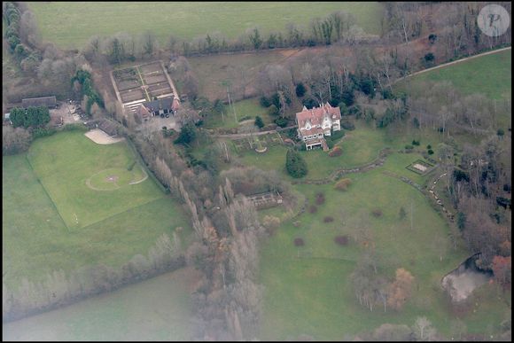 Exclusif - La nouvelle maison de Brad Pitt et Angelina Jolie, le château Gabriel à Berneville près de Deauville, appartenait avant à Yves Saint Laurent et Pierre Bergé. © AGENCE / BESTIMAGE