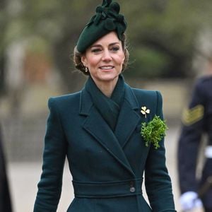 Kate Middleton s'est récemment faite remarquer lors de sa dernière sortie en public

Catherine (Kate) Middleton, princesse de Galles, colonel des Irish Guards, visite le régiment lors du défilé de la Saint-Patrick à la caserne Wellington de Londres, Royaume Uni. © Zahu/Backgrid UK/Bestimage