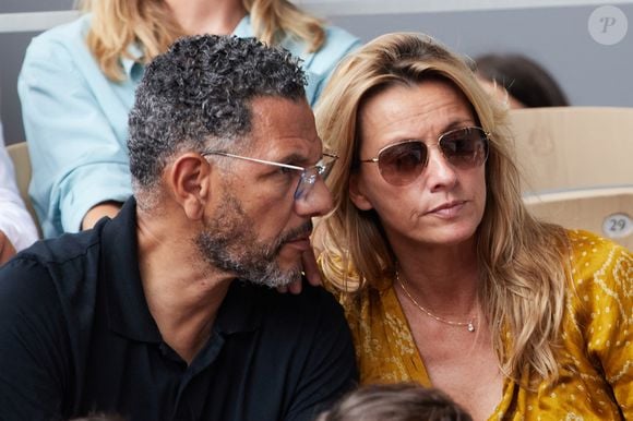 "J’ai arrêté de fumer le 6 juillet dernier", a-t-elle ainsi fait savoir. 


Roschdy Zem et sa compagne Sarah Lavoine - Célébrités en tribunes des Internationaux de France de tennis de Roland Garros 2023 à Paris le 11 juin 2023. © Jacovides-Moreau/Bestimage