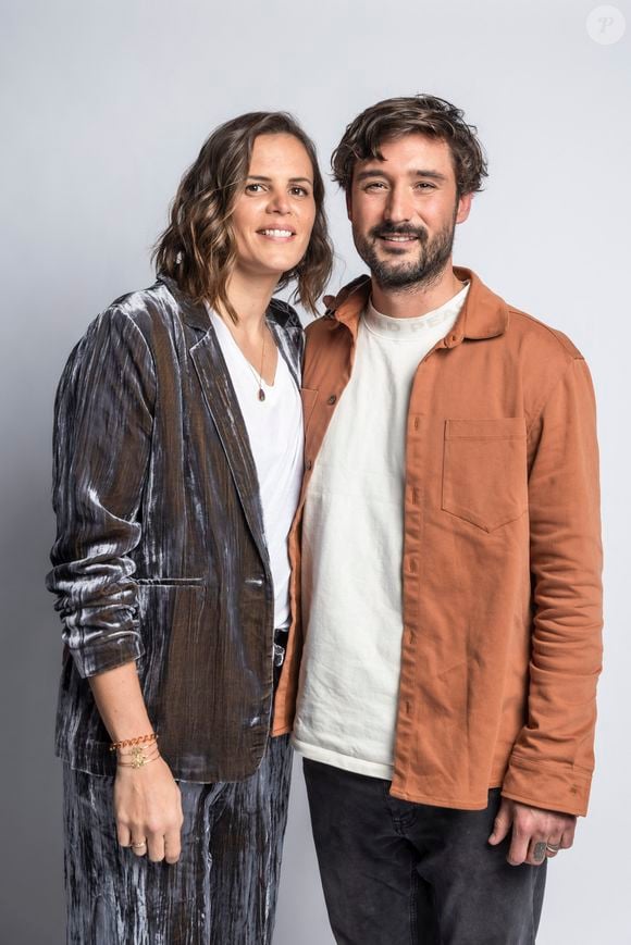 Et part à Paris en fin de semaine afin d'assurer le prime de "Danse avec les stars".

Exclusif - Jeremy Frerot et sa femme Laure Manaudou - Backstage - Enregistrement de l'émission "La Chanson secrète 11" à Paris, diffusée le 24 juin sur TF1. Le 15 janvier 2022
© Cyril Moreau / Bestimage