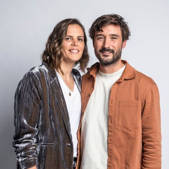 Et part à Paris en fin de semaine afin d'assurer le prime de "Danse avec les stars".

Exclusif - Jeremy Frerot et sa femme Laure Manaudou - Backstage - Enregistrement de l'émission "La Chanson secrète 11" à Paris, diffusée le 24 juin sur TF1. Le 15 janvier 2022
© Cyril Moreau / Bestimage