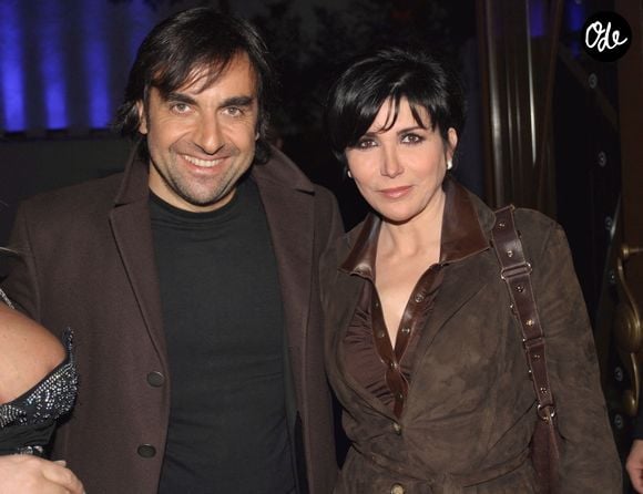 Dans ce livre, l'ex d'André Manoukian évoque son enfance et sa carrière. 

Le musicien André Manoukian et la chanteuse Liane Foly assistent à la soirée de réouverture du célèbre cabaret « Bobino » à Paris, en France, le 26 mars 2007. Photo de Benoît Pinguet/ABACAPRESS.COM