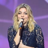 Louane partage ENFIN une photo de sa fille Esmée : cheveux très très longs et style hérité de sa maman !