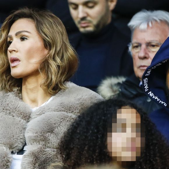 Son mari Hicham l’avait prévenue que leur maison pourrait un jour être cambriolée.

Vitaa et son mari Hicham Bendaoud dans les tribunes du match de Ligue 1 Conforama  PSG 5-0 Montpellier au Parc des Princes à Paris le 1 février 2020

 © Gwendoline Le Goff / Panoramic / Bestimage