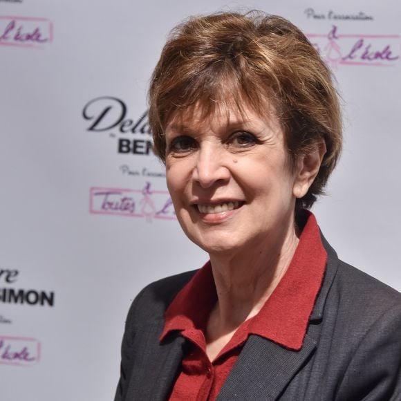 L'ancienne présentatrice météo laissait alors derrière elle une famille en deuil.

Catherine Laborde - Conférence de presse "Delacre by Bensimon" dans la boutique "BENSIMON HOME AUTOUR DU MONDE" à Paris. Le 23 juin 2016
© Lionel Urman / Bestimage