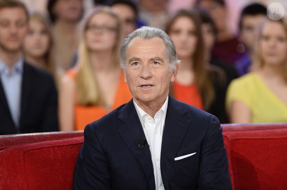 William Leymergie - Enregistrement de l'émission "Vivement Dimanche" à Paris le 1er Avril 2015. L'émission sera diffusée le 05 Avril 2015. Invité principal Sophie Davant. COADIC GUIREC / BESTIMAGE