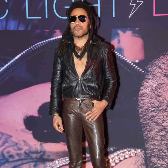 Le chanteur Lenny Kravitz participe à une séance photo pour promouvoir le lancement de l'album Blue Electric Light, le 26 mars 2024, à Mexico, au Mexique.

© Luis Marin/eyepix via ZUMA Press Wire)