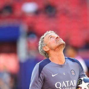 Le 29 mai 2026, Naples, Campanie, Hongrie : Luis Enrique, entraîneur du FC Paris Saint-Germain, à l'entraînement la veille de la finale de l'UEFA Champions League entre le PSG et Arsenal, Budapest, 29/05/2026 (Image de crédit : © Fabio Sasso/AGF via ZUMA Press / Bestimage)