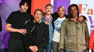 Julien, Nicolas, Quentin et Cliff : Laurent Voulzy présentent ENFIN ses 4 fils nés de 3 mères différentes, ils ne se ressemblent pas mais...