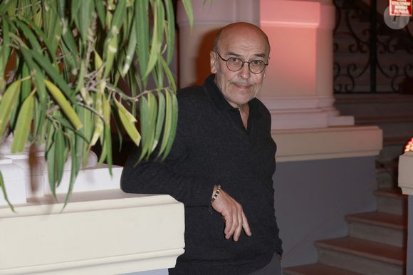 Suite au succès de ce spinf-off, un autre téléfilm consacré à Monsieur Parizot sera diffusé le lundi 31 mars 2025 en prime time sur la première chaîne

Patrick Paroux de Camping Paradis - 25ème édition du Festival TV de Luchon, vendredi 3 février 2023.  
Crédit : Christophe Aubert via Bestimage