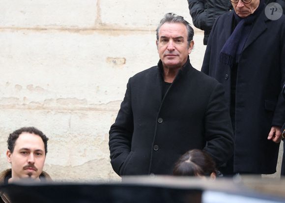Jean Dujardin lors de la cérémonie d'enterrement du réalisateur français Bertrand Blier à l'église Saint Roch à Paris, France, le 29 janvier 2025. Le cinéaste français provocateur qui a remporté des succès avec des comédies transgressives mettant en scène Gérard Depardieu et Isabelle Huppert est décédé à l'âge de 85 ans. Photo par Jerome Domine/ABACAPRESS.COM