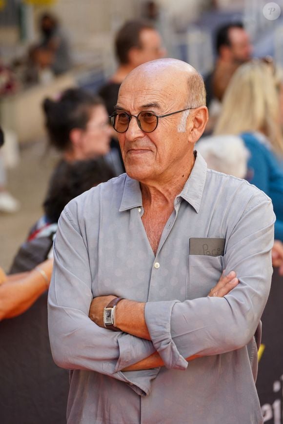 L’acteur ressentait une certaine lassitude après des années dans ce rôle.

Patrick Paroux lors de la 13ème édition du festival Les Héros de la Télé de Beausoleil, le 11 octobre 2025. © Anne-Sophie Guebey / Bestimage