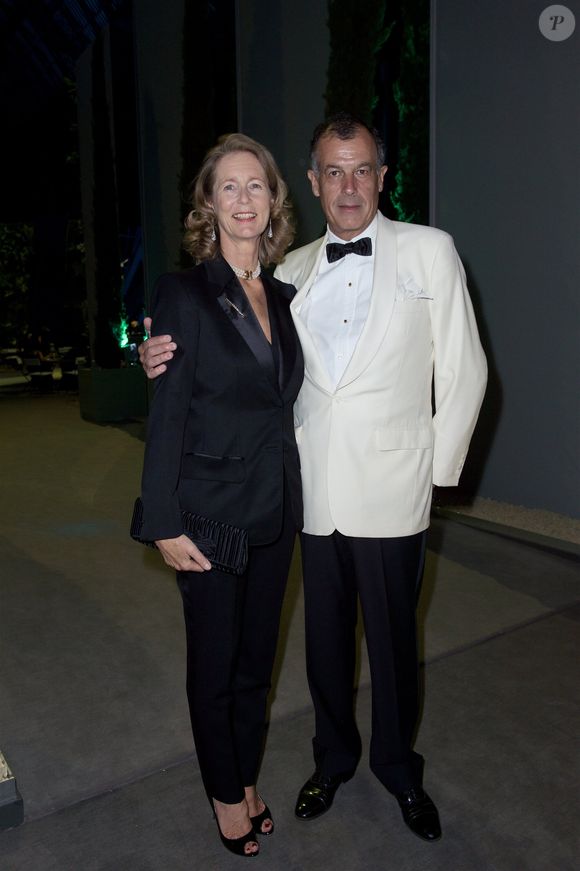 Pour preuve selon La Tribune, le groupe Club Med a annoncé des "résultats records" en 2023, "fruits de sa stratégie de montée en gamme".

Exclusif - Henri et Ina Giscard d'Estaing   lors du dîner de gala de la Biennale de Paris 2017 au Grand Palais le 9 septembre 2017. @JULIO PIATTI / BESTIMAGE
