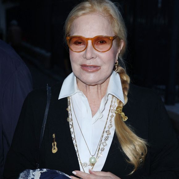 Sylvie Vartan assiste au lancement du livre 'DreamLand' de Martine Couralet-Laing à Paris, France, le 19 octobre 2023. Photo par Jerome Dominé/ABACAPRESS.COM