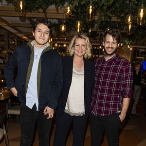 Exclusif - Luana Belmondo avec ses fils Giacomo et Alessandro au  restaurant l'Osteria del Vino du marché spacieux Eataly Paris Marais à Paris le 7 novembre 2019. © Tiziano Da Silva - Pierre Perusseau/Bestimage