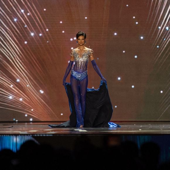 Miss France 2024, Eve Gilles représentait officiellement l'hexagone lors de cette élection

Eve Gilles, candidate française, pose lors de la compétition préliminaire de la 74e édition de Miss Univers 2025, au centre d'exposition et de convention Impact, le 19 novembre 2025 à Bangkok, en Thaïlande. Photo by Teera Noisakran/SPUS/ABACAPRESS.COM