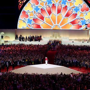 Le pape Léon XIV au Stade de France, à Saint-Denis, en périphérie de Paris, le 25 septembre 2026, pour présider une veillée de prière avec des jeunes de 17 à 35 ans, dans le cadre de sa visite de quatre jours en France. 
© Jacovides-Moreau/Bestimage